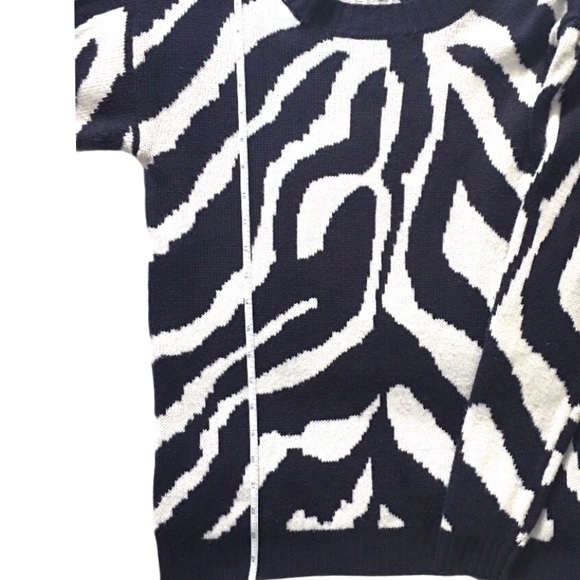 W118 by Walter Baker Zebra printed sweater small - Picture 8 of 12